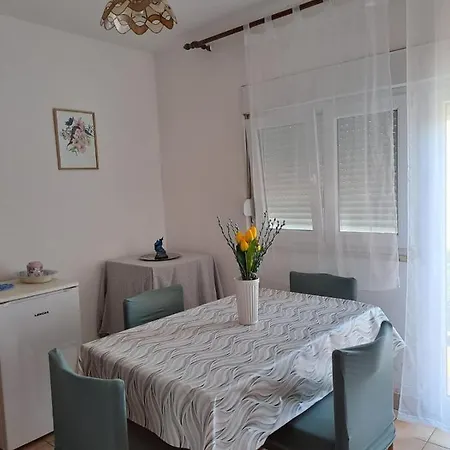 Appartement Varnica Ana